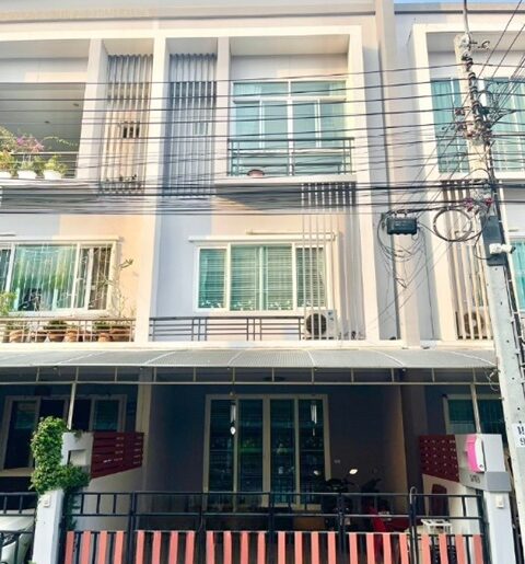 พร้อมเฟอร์ 4แอร์ MRTสนามบินน้ำ 1.1กม. แคราย ให้เช่าทาวน์โฮม 3ชั้