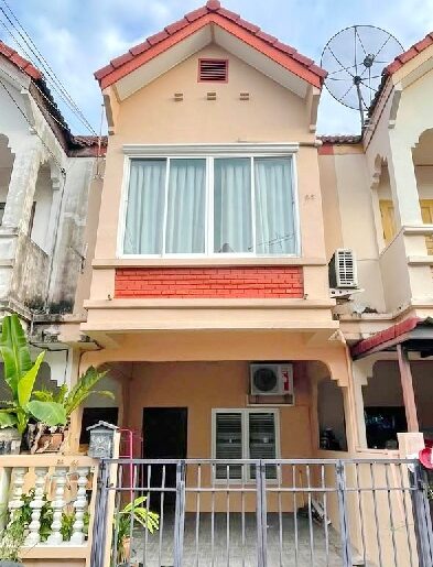MRT วัชรพล 2.5 กม.ขาย-เช่าทาวน์เฮาส์ 2 ชั้น 18 ตร.วา.145 ตร.ม.2น