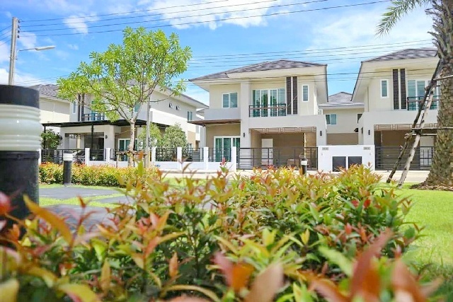 รร.นานาชาติอเมริกาน่า ไชนีส 1.1 กม. แยกสารภี บ้านหรู 2 ชั้น