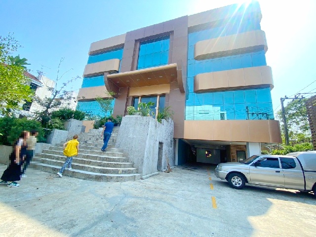 อาคารพาณิชย์ 5 ชั้น รร.นานาชาติสิงคโปร์ 2. กม. เหม่งจ๋าย ประชาอุ