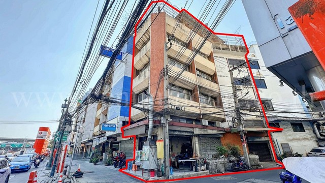 P1 อาคารพาณิชย์ 4 ชั้น ห้องมุม ซอยสมเด็จพระเจ้าตากสิน 4 ทำเลดี