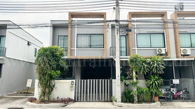 P3 ทาวน์โฮม เอสเกต เปี่ยมสุข แจ้งวัฒนะ – กาญจนาภิเษก ราคาถูก