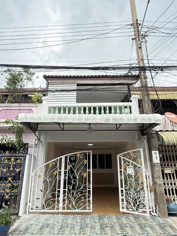 ขายด่วนทาว์นเฮาส์ 2 ชั่น ใกล้ตลาดสมชาย บางกรวย 2 นอน 2 นำ้ 2.79 ล