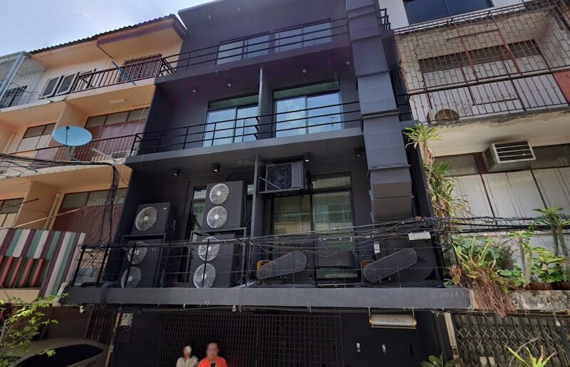 BH3433 ให้เช่า-ขาย ตึกแถวสองคูหา 4 ชั้น ย่านธุรกิจถนนสาทร สีลม