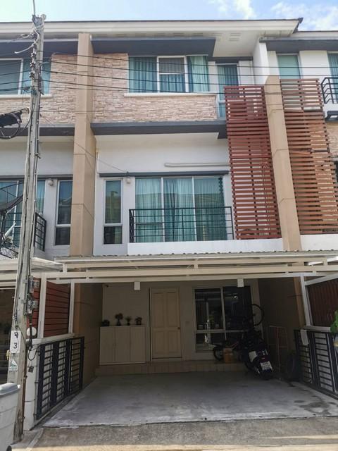 ให้เช่าทาวน์โฮม 3 ชั้น ทาวน์พลัส เกษตร – นวมินทร์ ถนนคลองลำเจียก