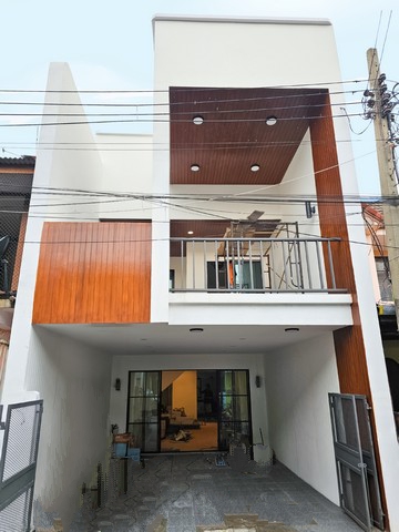 ขายทาวน์เฮ้าส์ 2ชั้่น มบ.อยู่เจริญ ดอนเมือง ติดถนนวิภาวดีรังสิต3