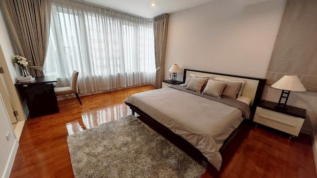 Baan Siri 24 safe spacious