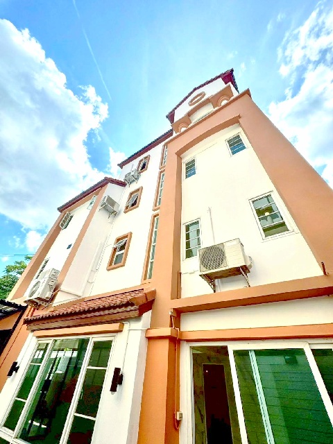 รร.สวนกุหลาบวิทยาลัย 700 MRT ปากเกร็ด 3.5ชั้น 282ตร.ม. 7แอร์ 7นอน