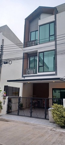 ขายทาวน์โฮม 3 ชั้นหลังมุม หมู่บ้านมิวส์เทียนทะเล 15 บางขุนเทียน