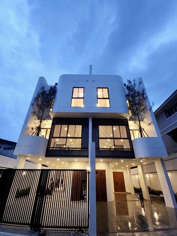ขายบ้านเดี่ยว บ้านใจกลางเมือง (ซอย สุขุมวิท1011)