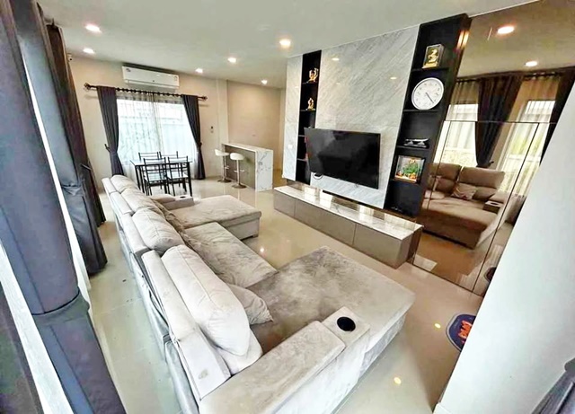 ม.กรุงเทพ บ้านหรู 2 ม.กรุงเทพ รังสิต 3.2กม.4นอน รังสิต-คลอง2 บงก