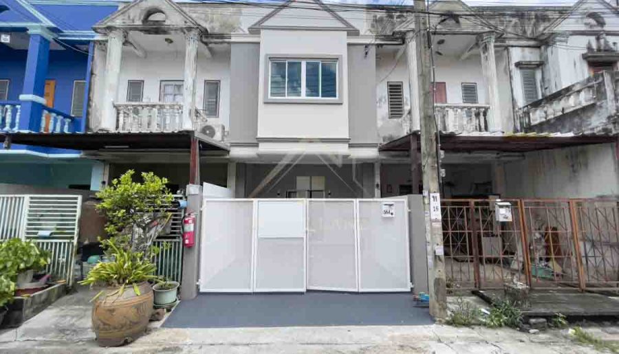 ทาวน์เฮ้าส์ 2 ชั้น หมู่บ้าน วังทอง เพชรเกษม 77 รีโนเวท สวยพร้อมอย