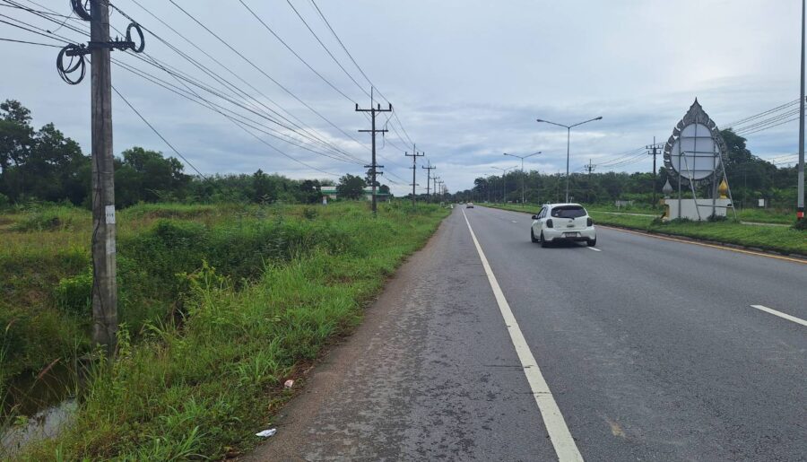 ที่ดินติดถนน 4 เลน! ทำเลเด่น เห็นแล้วต้องหยุดมอง