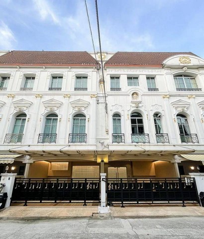 TOWNHOUSE บ้านกลางกรุง พระราม3 4+1นอน 425ตรม.พักได้สูงสุด10คน