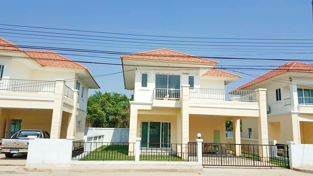 ให้เช่าบ้าน 2ชั้น ม.กรุงเทพ BRT ม.ธรรมศาสตร์ รังสิต 3นอน 53ตร.วา