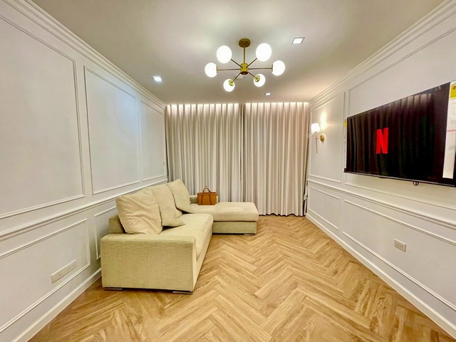 RR025 Noble Ambience Sarasin