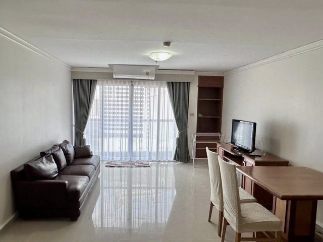 RR075 Silom Suite เฟอร์นิเจอร์ครบครัน