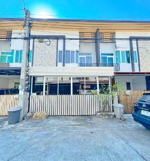 ให้เช่าทาวน์โฮม 2 ชั้น MRT ราษฎร์พัฒนา 900ม. 21ตร.วา.170ตร.ม.