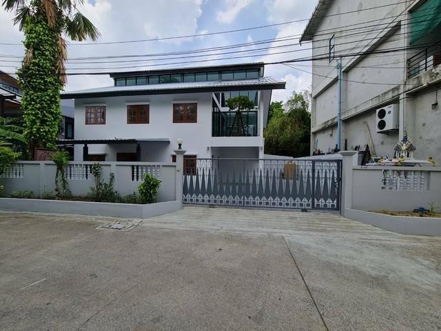 ให้เช่าบ้านเดี่ยว2ชั้น 200ตร.ม.ย่านโชคชัย4ลาดพร้าว ใกล้MRTโชคชัย4