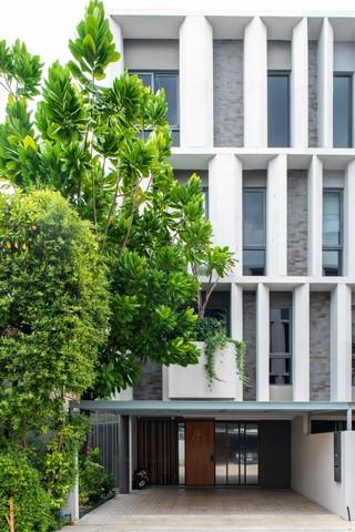 ให้เช่าทาวน์โฮม3.5ชั้นหลังมุมหมู่บ้านภูริปุรีย่านลาดพร้าว41ภาวนาร