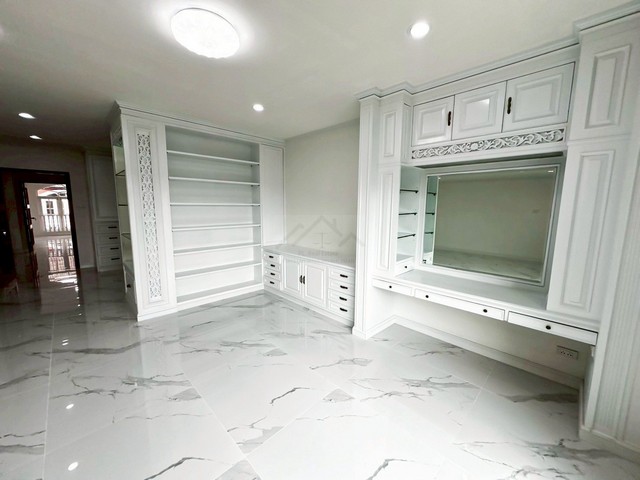 ให้เช่าบ้านหรู 5 ชั้น เย็นอากาส Residence รีโนเวทใหม่ 450 ตรม. 4
