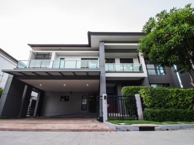 บ้านเดี่ยว 5 ห้องนอน 1 ห้องแม่บ้าน 6 ห้องน้ำ The city บางนา กม
