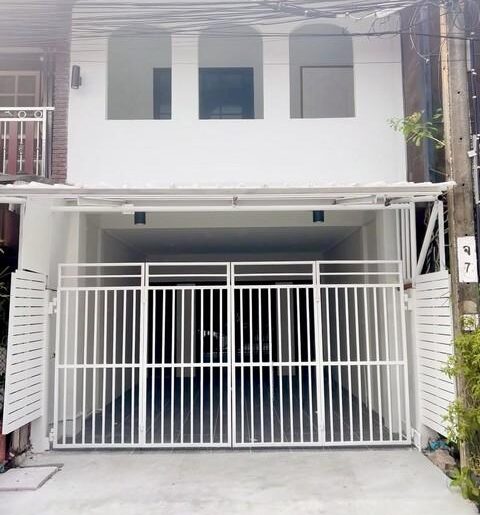 ขายทาวน์เฮ้าส์ 2 ชั้น 16 ตรว. หมู่บ้านฉัตรแก้ว ซ.แฮปปี้แลนด์ 1