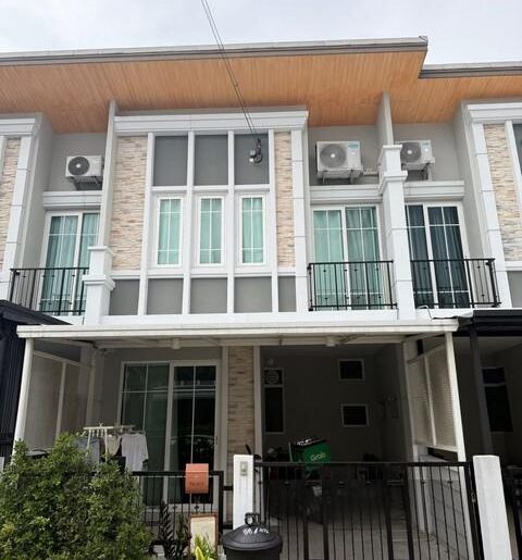ให้เช่าทาวน์เฮ้าส์ 2 ชั้น โกลเด้นทาวน์ รามอินทรา-วงแหวน ถ.คู้บอน