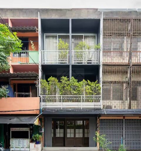 ให้เช่าตึกแถว 3 ชั้น ประมาณ 150 ตรม. ตรงข้าม The Lofts เย็นอากาศ