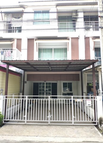ให้เช่าทาวน์โฮม 3 ชั้น กลอรี่เฮาส์ ลาดพร้าว101