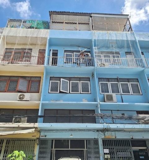 ให้เช่าตึกแถว 3.5 ชั้น พร้อมดาดฟ้า ซ.ประชาชื่น 27 ใกล้ MRT บางซ่อ