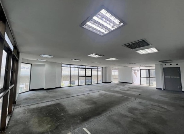 BH3621 ให้เช่าอาคารพาณิชย์ 7ชั้น มีลิฟต์ ใกล้ BTS กรุงธนบุรี ไอคอ