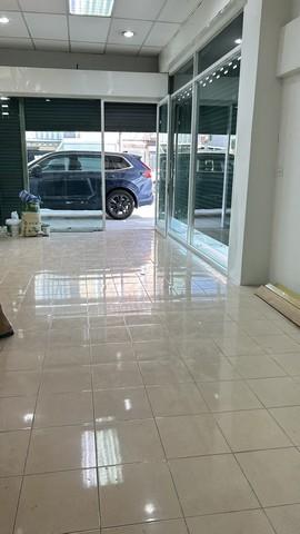 ให้เช่าอาคาร 4.5 ชั้น 400ตรม ห้องมุม ริมถนนย่านลาดพร้าววังหิน โชค
