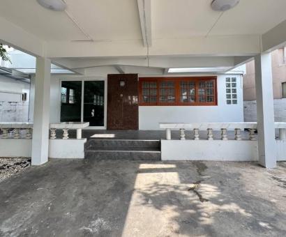 ให้เช่าบ้านเดี่ยว 2 ชั้น 90 ตรว. หมู่บ้านเมืองทอง 2 ซ.พัฒนาการ 53