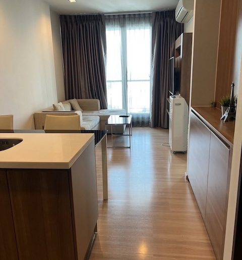 Rhythm Sathorn spacious