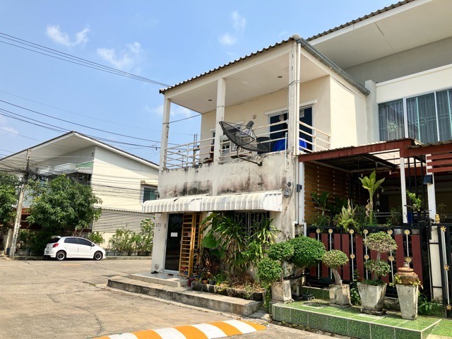 ขายทาวน์เฮ้าส์หมู่บ้านราชพฤกษ์ สุวรรณภูมิ-ลาดกระบัง กทม