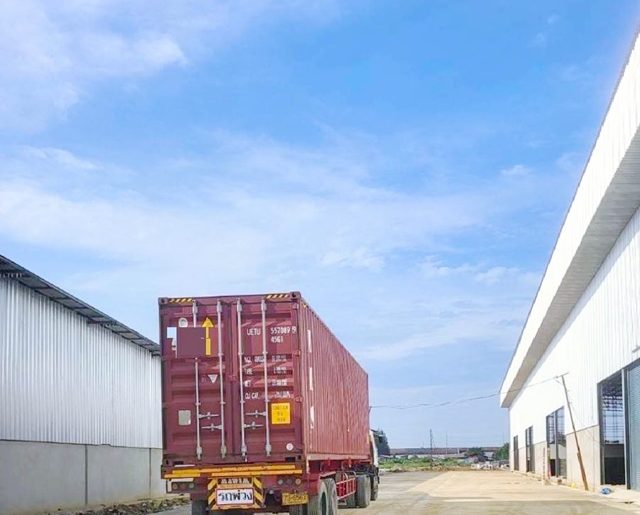 ทานตะวันไตรภาษา 3.7  กม. รับเทเลอร์ Hi Cube ตลาดแครายพลาซ่า 360ม