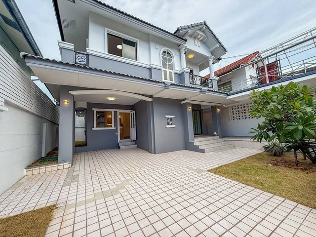 ขายบ้านเดี่ยว 3 นอน มบ.อัมพรเพลส – ศรีราชา ถนนนาพร้าว ใกล้ เจ-พาร