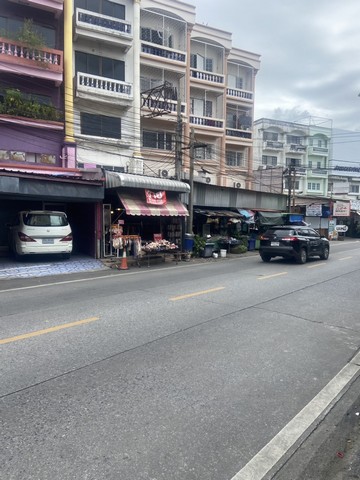 ขาย อาคารพาณิชย์ 4 ชั้นครึ่ง บางเขน กรุงเทพฯ ติดเซเว่น-ตลาด
