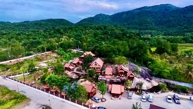 ขายที่ดิน กิจการร้านอาหาร “กินลม ชมเขา” พร้อมที่ดิน หนองรี ชลบุรี