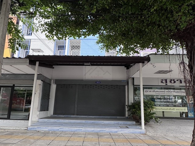 ให้เช่าอาคารพาณิชย์ 3.5 ชั้น 300 ตร.ม. พัฒนาการ 57/1 ติดถนนใหญ่