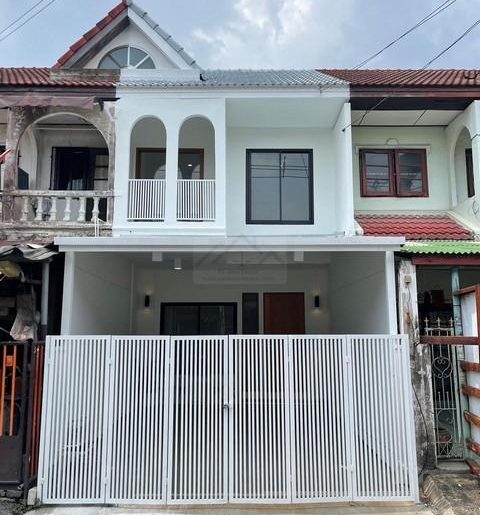 ขายทาวน์เฮาส์ 2 ชั้น 22 ตรว. ย่านนวมินทร์ 111 ใกล้ตลาดปัฐวิกรณ์