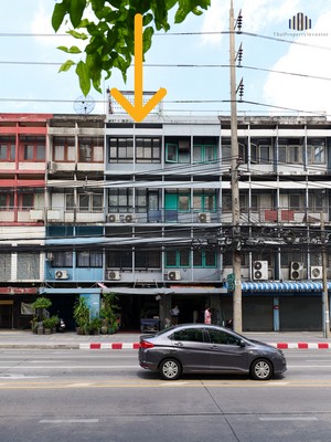 ให้เช่า อาคารพาณิชย์ 4 ชั้นครึ่ง มีดาดฟ้า 15 ตร.ว. ติดถ.ประชาชื่น