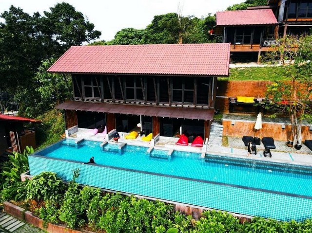 ขายรีสอร์ทพูลวิลล่าหรู เกาะลันตา ทำเลทองพร้อมดำเนินกิจการต่อได้ท