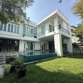 บ้านเดี่ยว ขาย ใจกลางสุขุมวิท71 พร้อมสระว่ายน้ำ พร้อมสวนส่วนตัว withpoolvillaSukhumvit71 Sukhumvit71SinglehouseforsalenearBTSPhraKhanong,